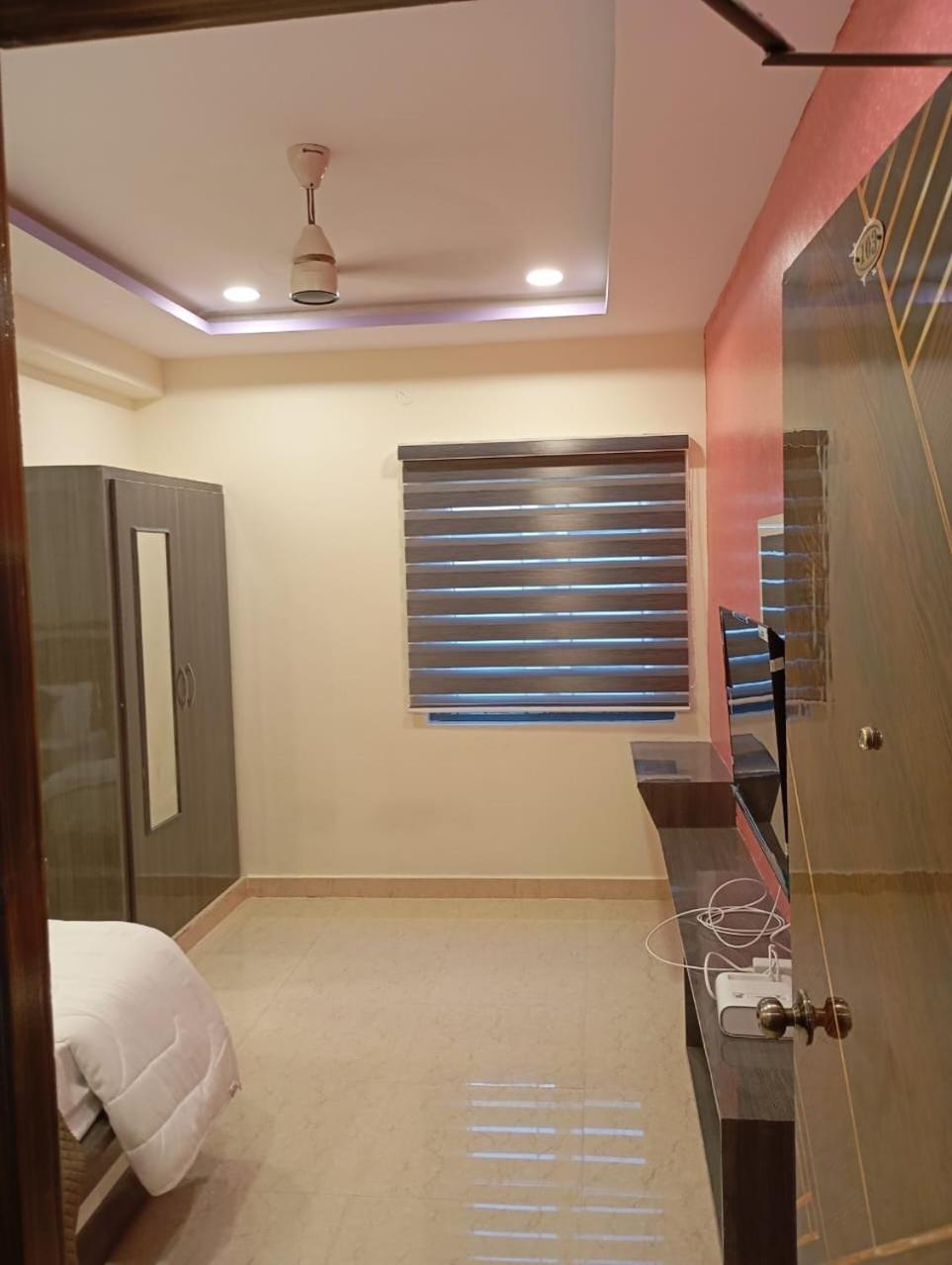 Aadya Inn New Luxury Hotel Tirupati Bagian luar foto