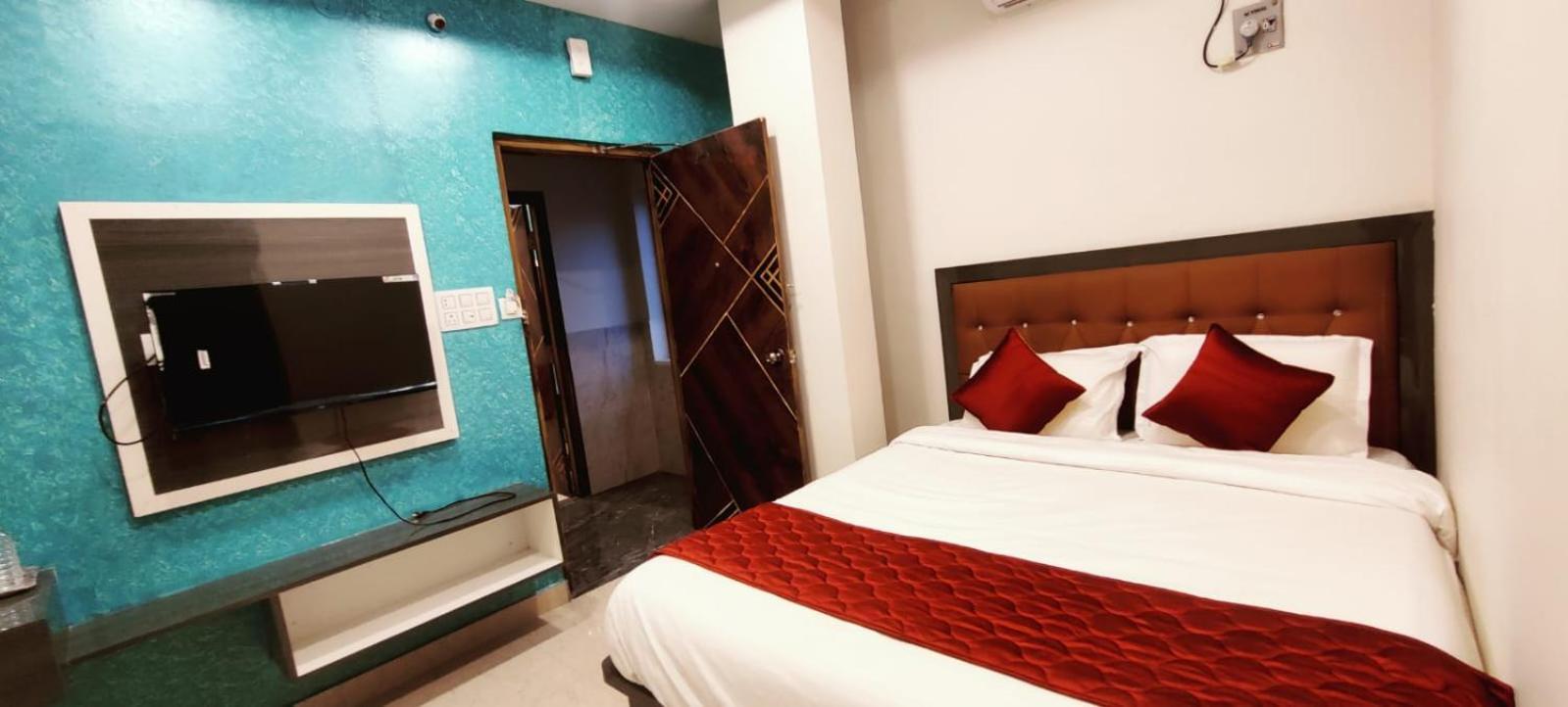 Aadya Inn New Luxury Hotel Tirupati Bagian luar foto