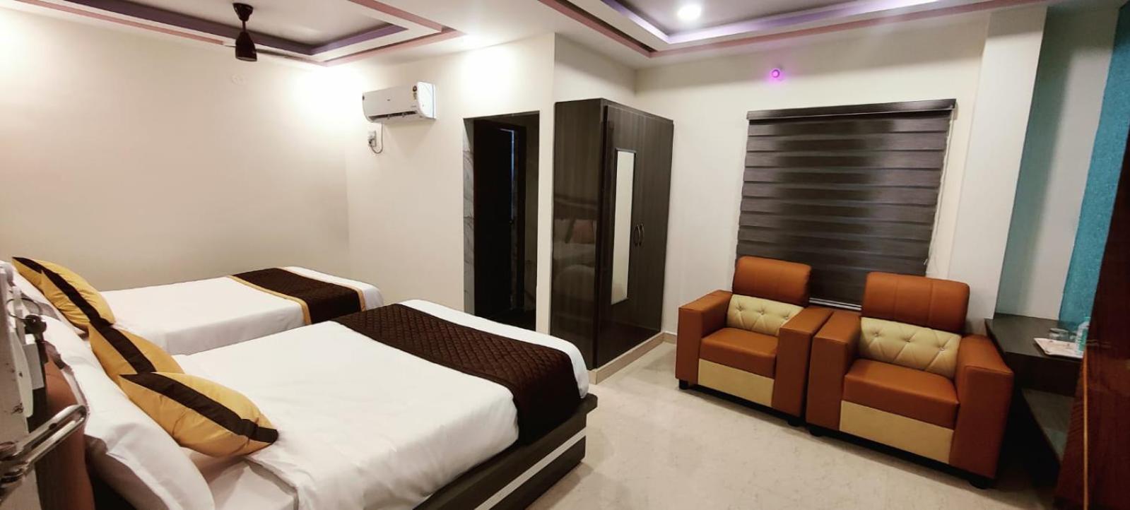 Aadya Inn New Luxury Hotel Tirupati Bagian luar foto