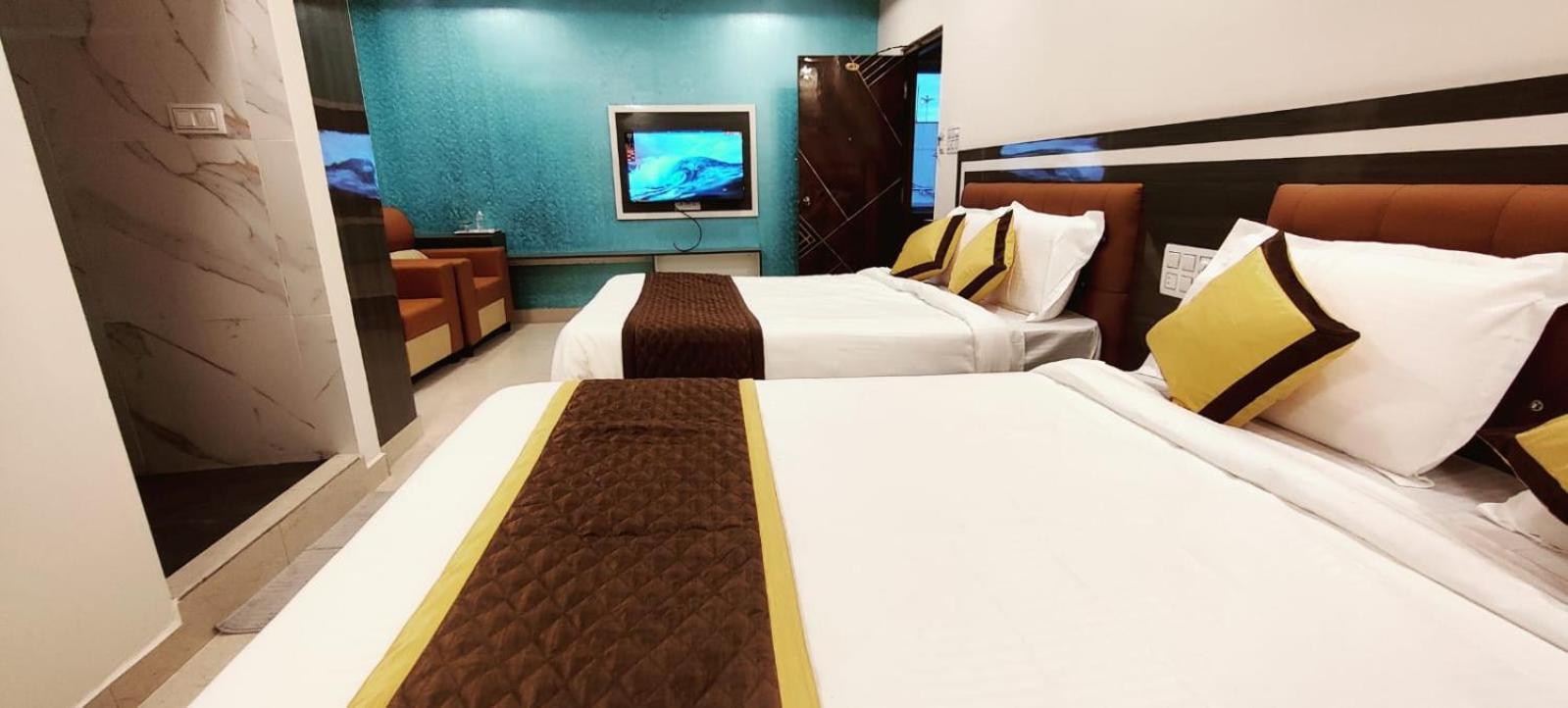 Aadya Inn New Luxury Hotel Tirupati Bagian luar foto