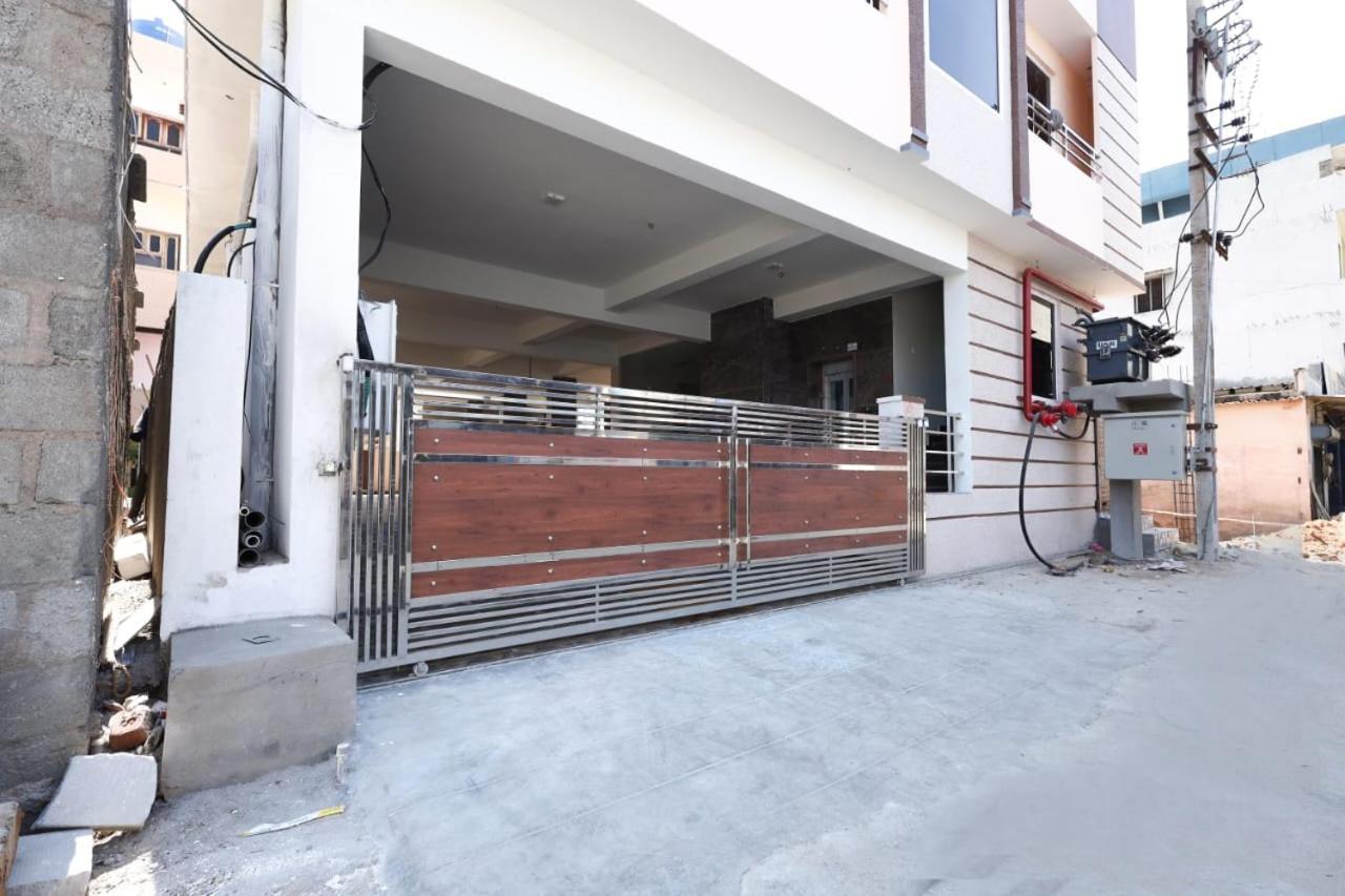 Aadya Inn New Luxury Hotel Tirupati Bagian luar foto
